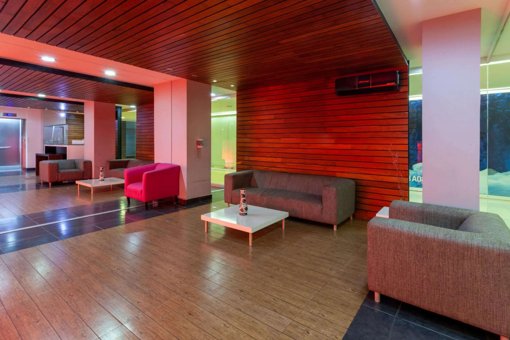 Ramada by Wyndham Acapulco Hotel & Suites