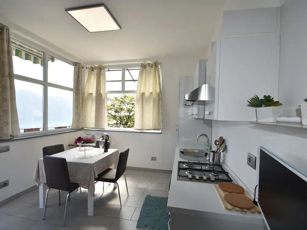 Villa in Ghiffa with Lake Maggiore Views