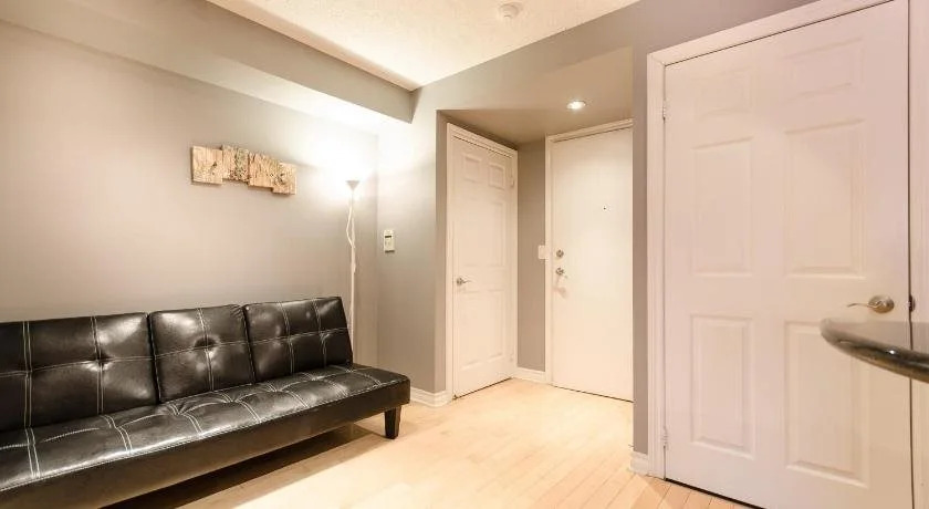 Royal Stays Suites - Blue Jays Way