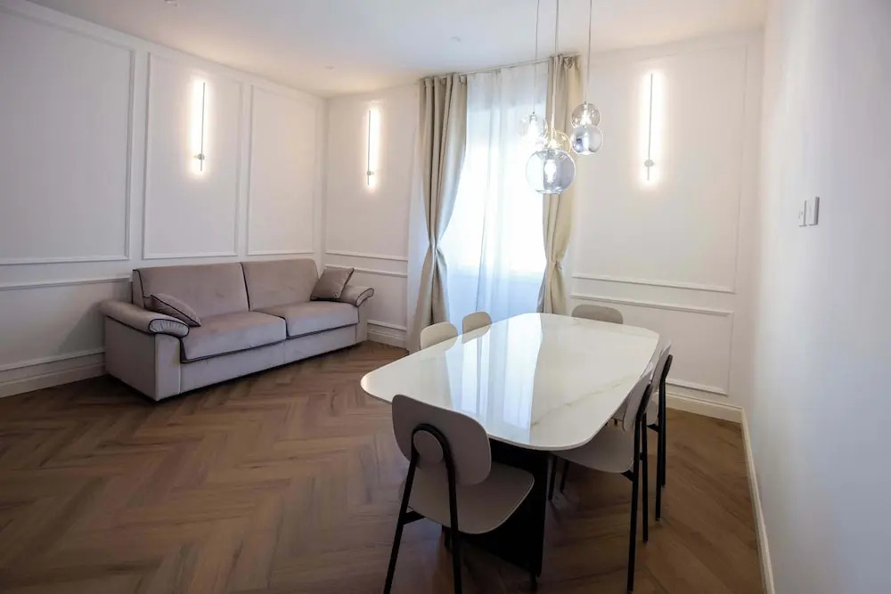 Colosseum Holidays - Luxury 3 Bedroom Apartment