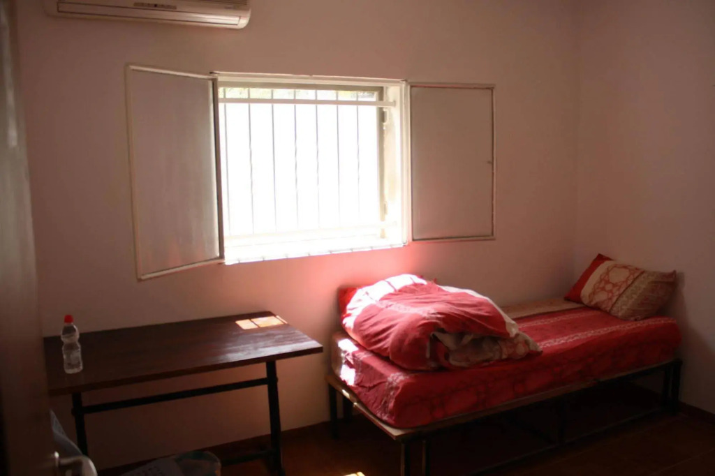 Al Yakhour Hostel