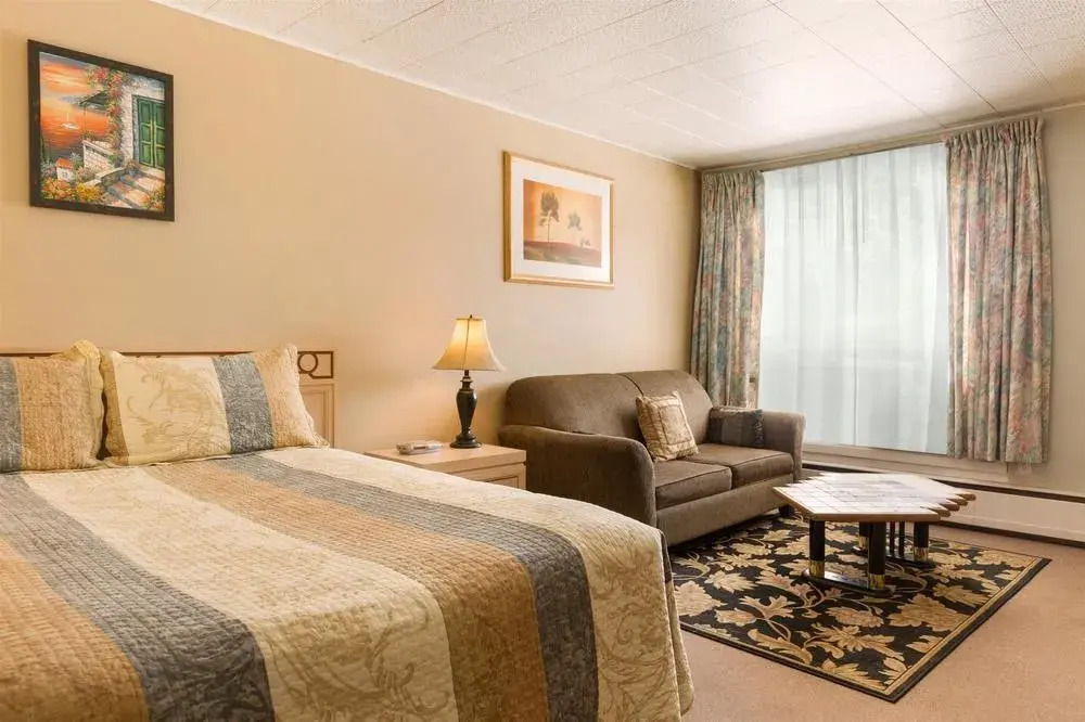 Chimo Motel