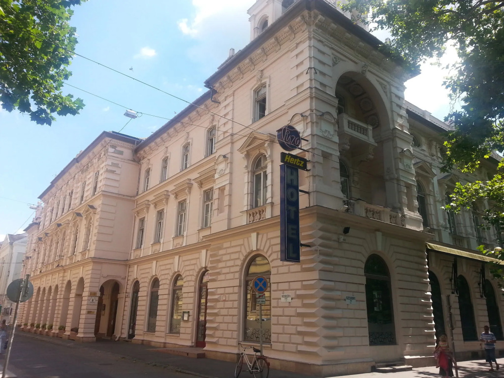 Tisza Hotel