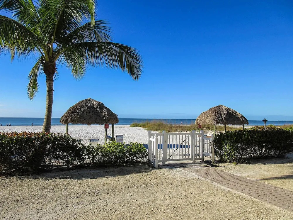 Estero Sands 103 2 Bedrooms 2 Bathrooms Condo