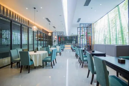 Book & Life Hotel