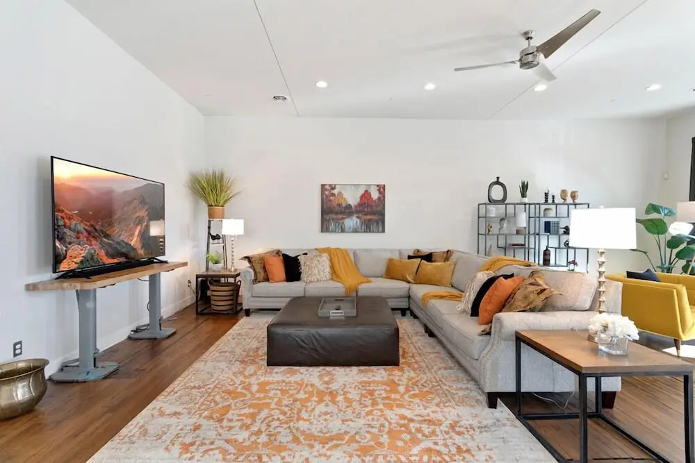 The Penthouse Loft in the Heart of Old Town!