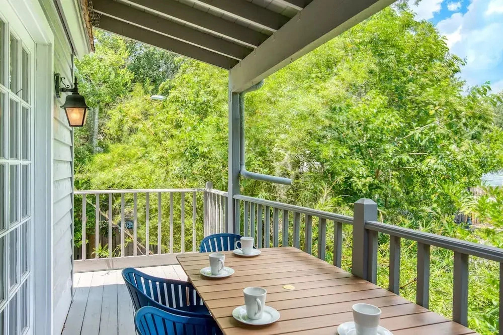 Colonial Quarter Hideaway With Modern Comforts & Balcony - Near the Beach