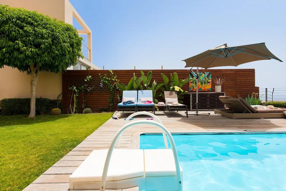 Villa With Pool in Salobre Golf Resort Golfers 2