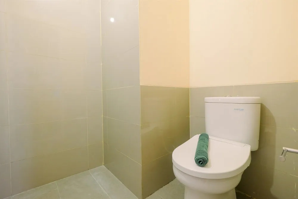Studio Kebayoran Icon Apartment near Gandaria City Mall By Travelio