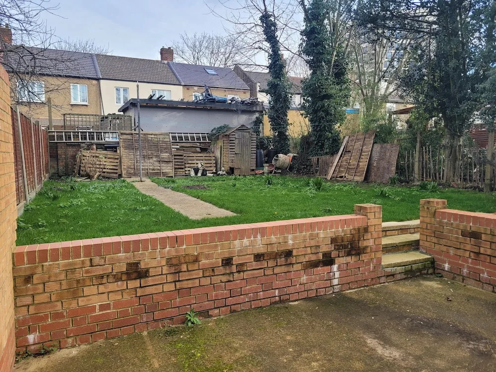 Lovely 2-bed Fully Refurbished House in London