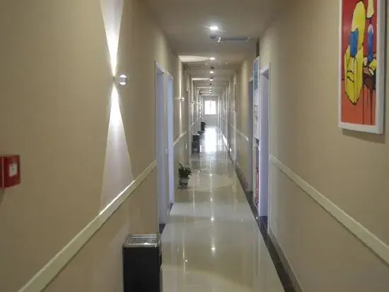 100 Inn Liangpin Hotel (Shijiazhuang Railway Station Hongqi Street)