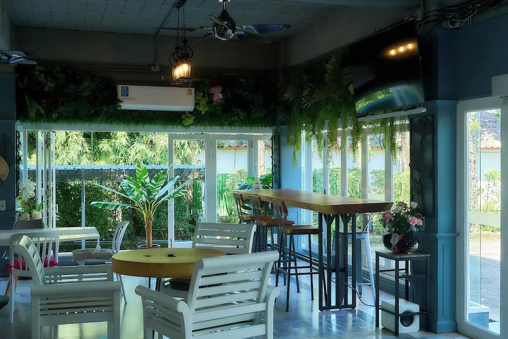 Nora Bukit Hotel