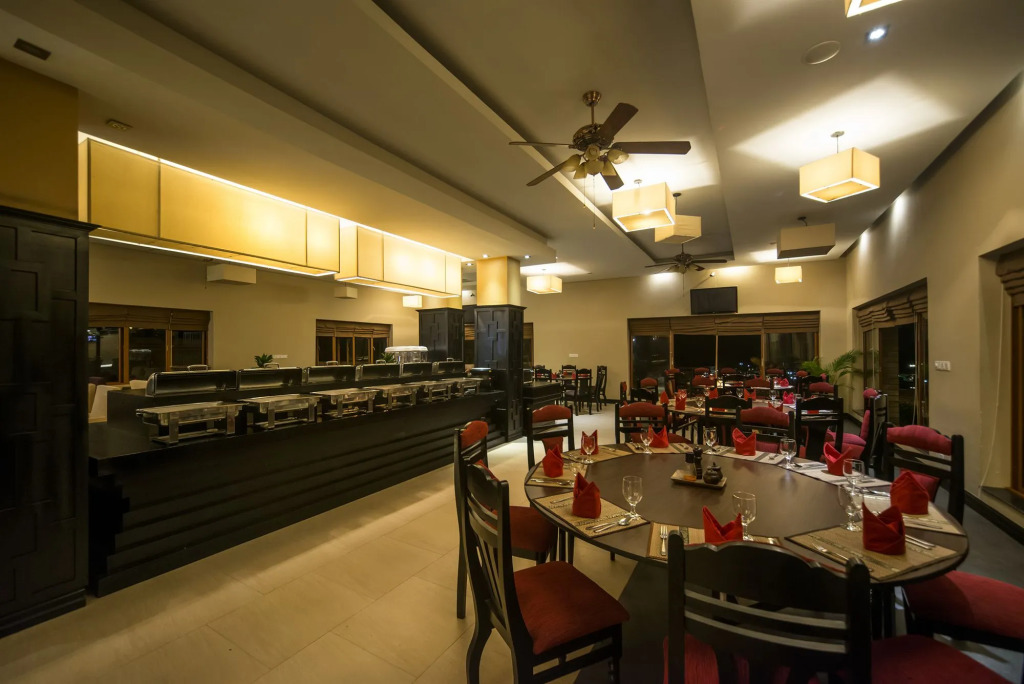 Rock Royal Hotel & Resort