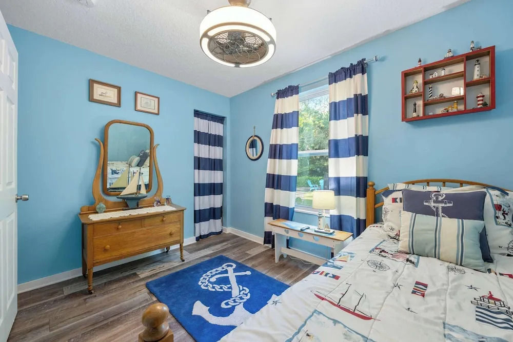 Mermaid Cottage 3 BDR Charmer!