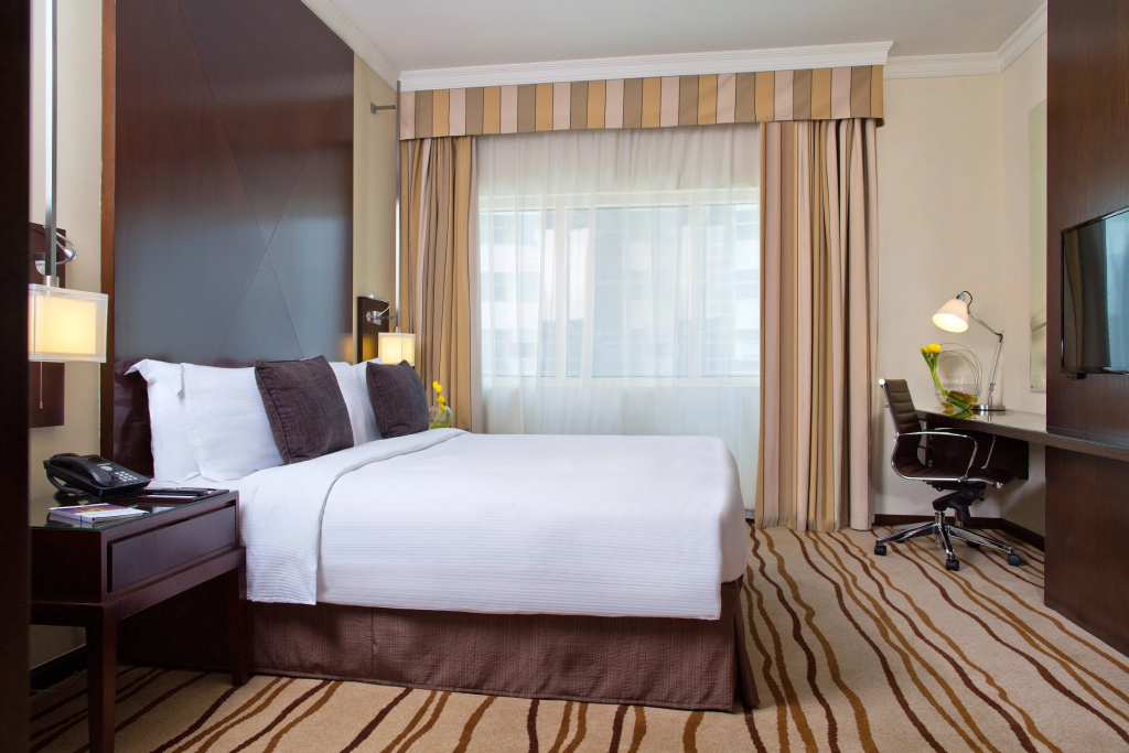 Отель Radisson Blu Barsha Heights