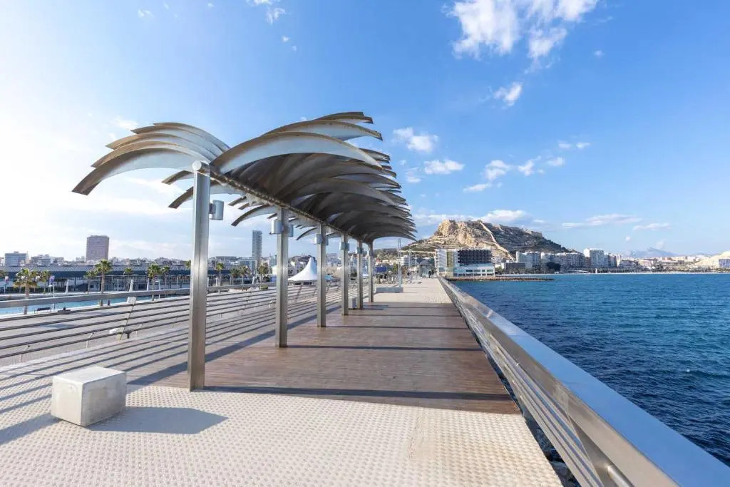 Large Superior 3 bedroom Apartment 15 Bathroom two Balconies full Aircondition