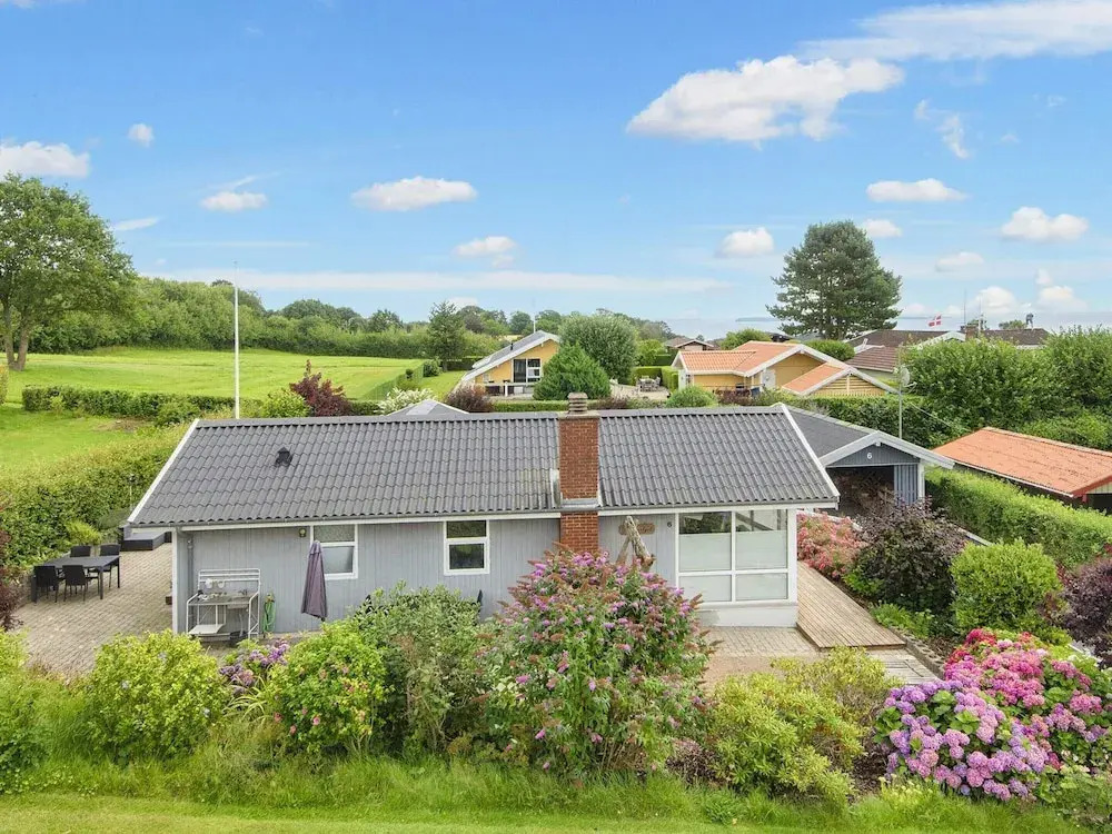 6 person holiday home in Hejls