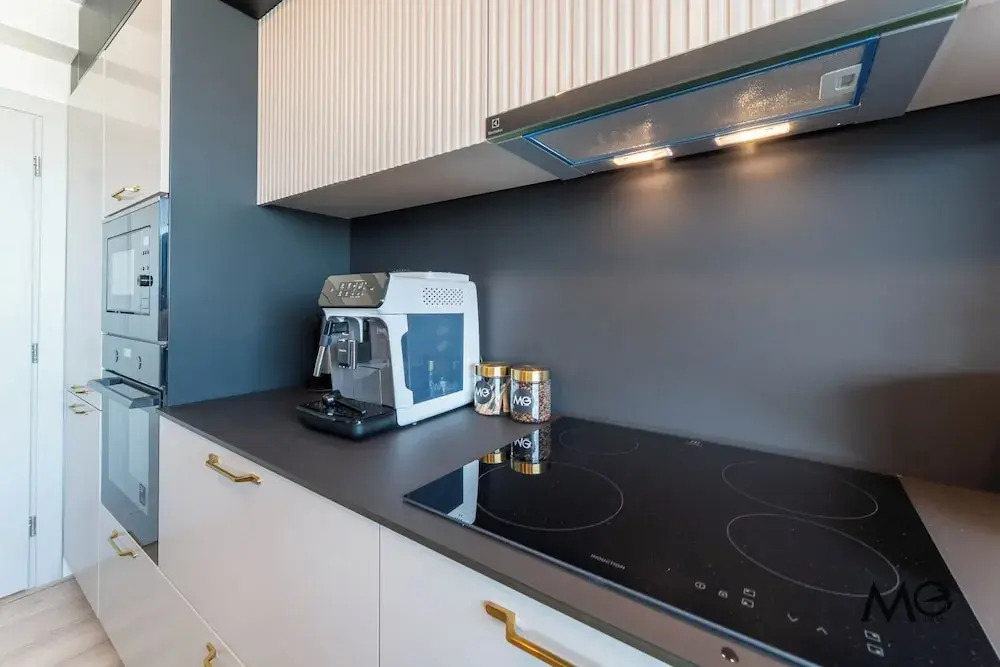MoHost Valcom - Luxury Skyline Penthouse