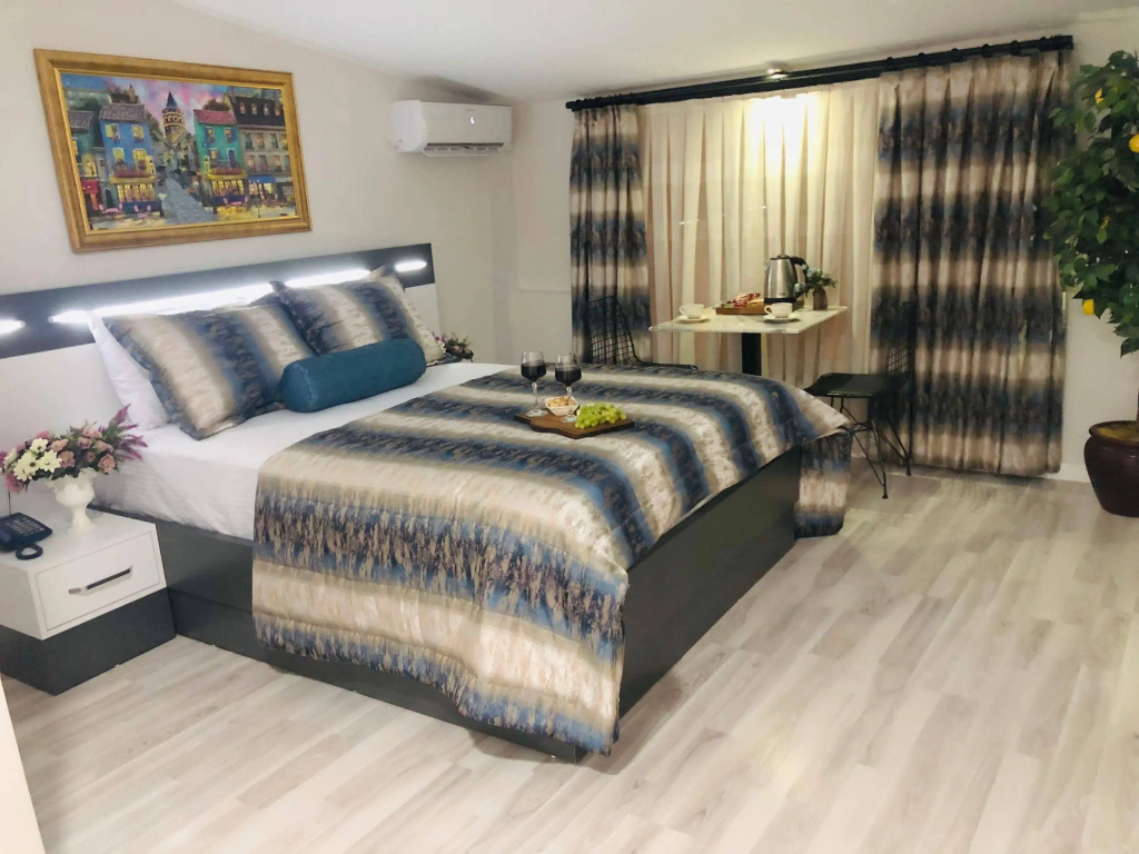 Istanbul Hotel & Suites