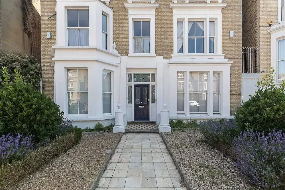 JOIVY Charming 1-Bedroom Flat with Patio
