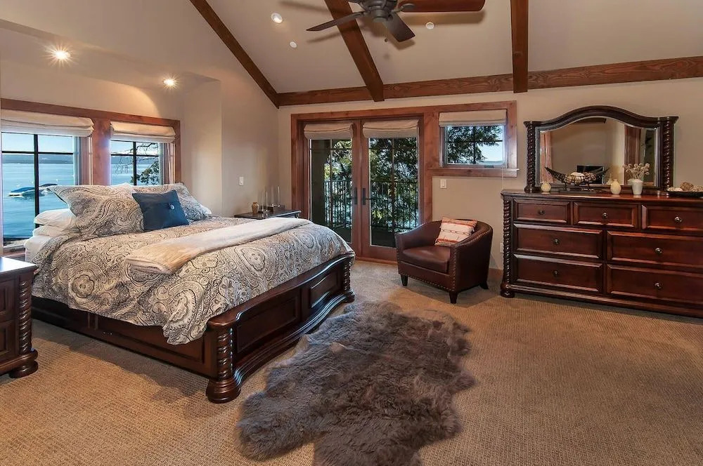 West Lake Serenity 180 Degree Lake Views