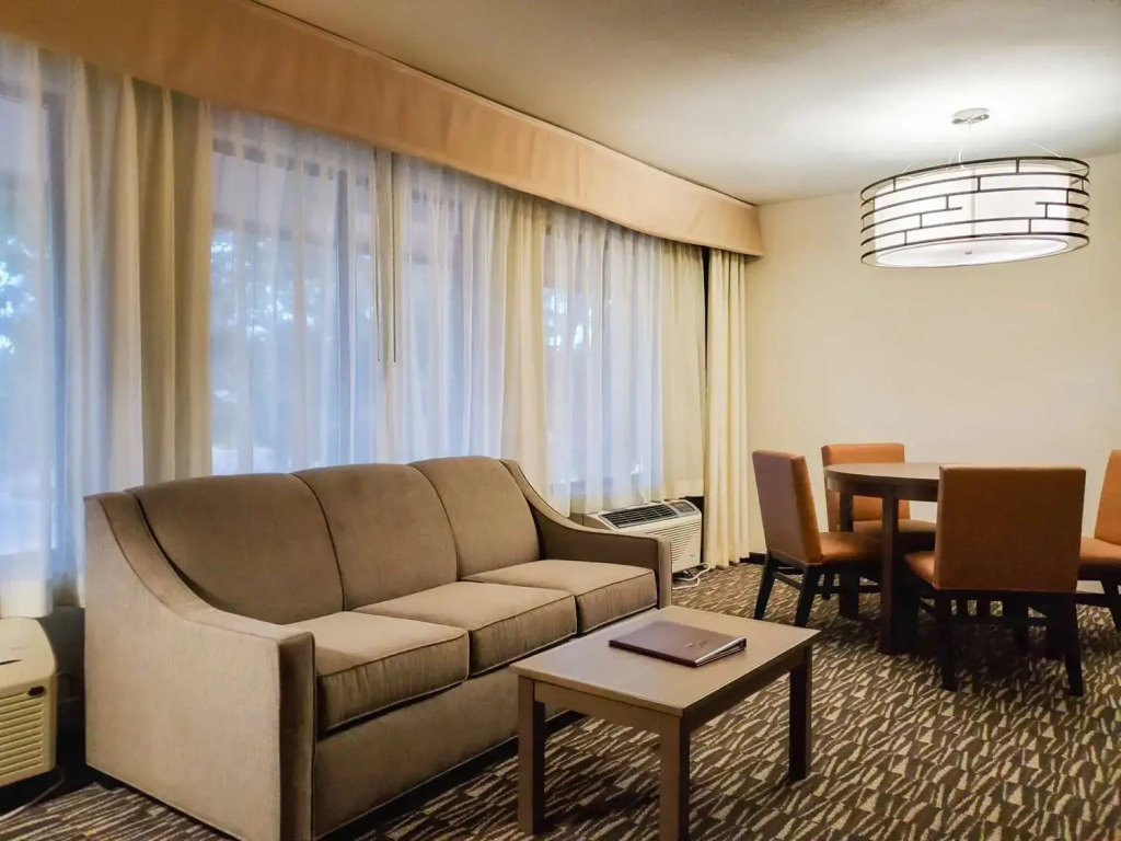 Best Western Plus Plaza Hotel