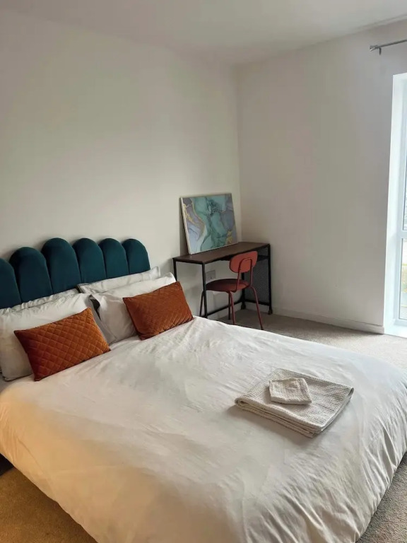 Luxury Apartment - Lakeside