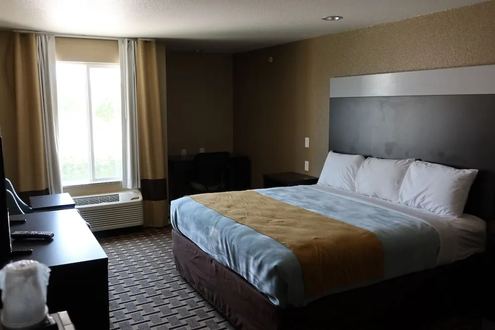 West Worth Inn & Suites White Settlement