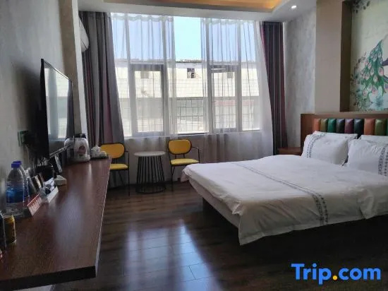 Yue Hotel (Lu Liang Tongle Plaza)