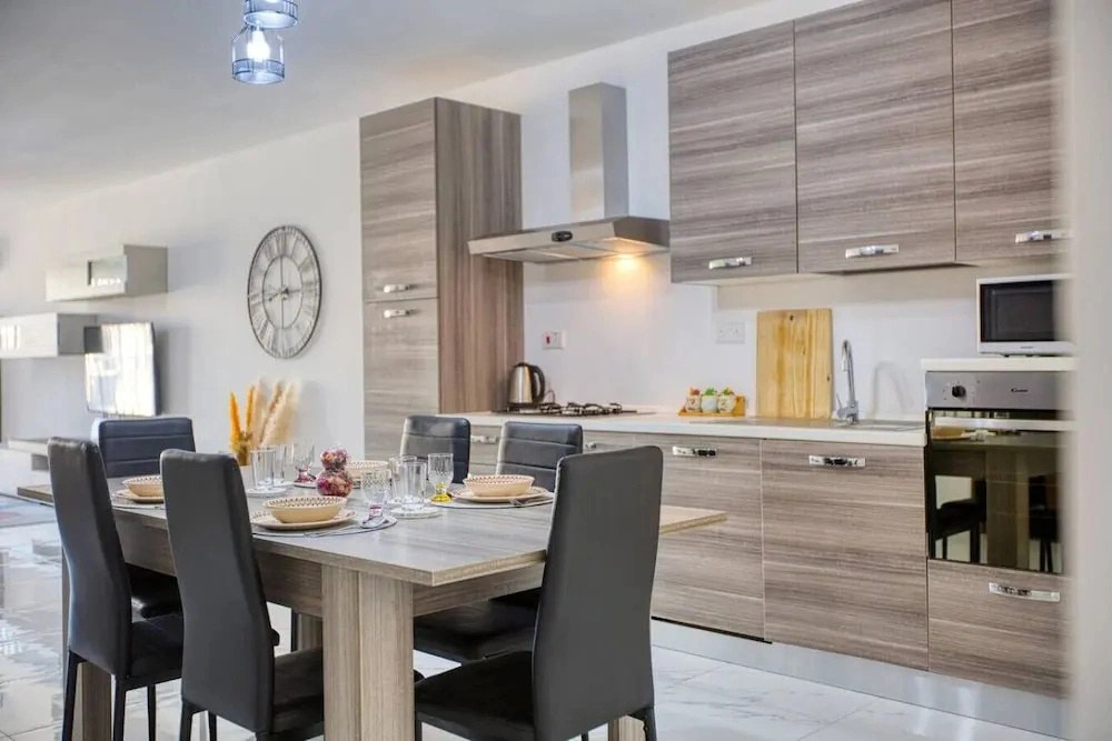 Apartment in Marsalforn Beaches Seaside Dining