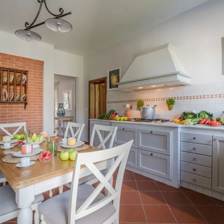 Villa del Nonno, Luxury Tuscan Farmhouse with Pool