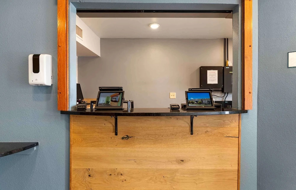 Studio 6 Extended Stay Cincinnati Sharonville OH