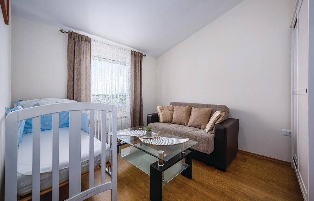 Nice Home In Nova Vas