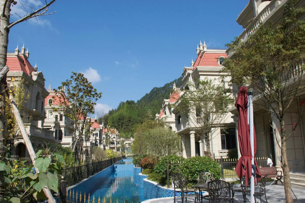 Swanburg Resort Hotel
