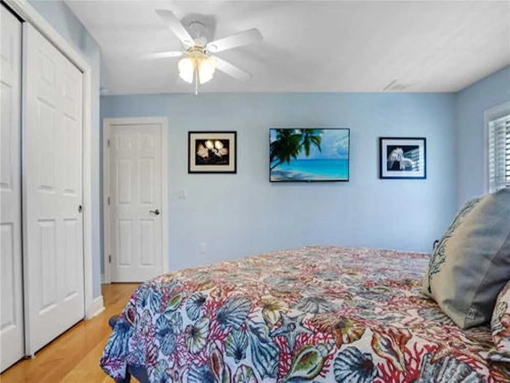 Beach Sanctuary, Beach Front, Views, 4 Bedrooms, Hot Tub, Sleeps 10
