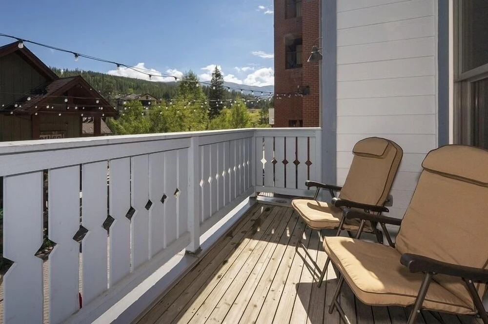 Ski Condo with Private Garage and Washer Dryer - Parry Peak Loft Premium-Rated 105