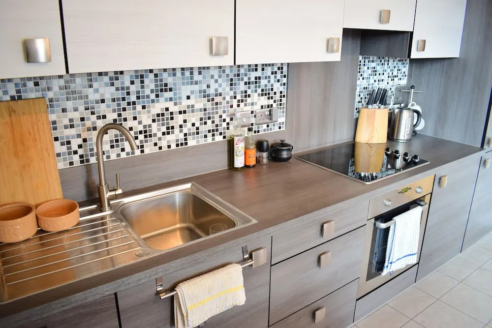 2 Bedroom East London Apartment