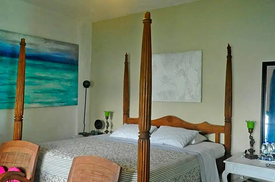 Azur Guesthouse