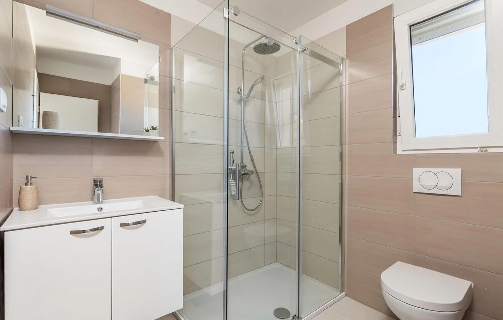 Nice Home in Mundanije With 4 Bedrooms, Wifi and Outdoor Swimming Pool
