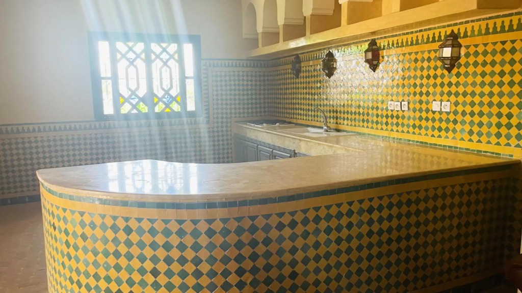 5 bedrooms villa with private pool enclosed garden and wifi at Marrakech