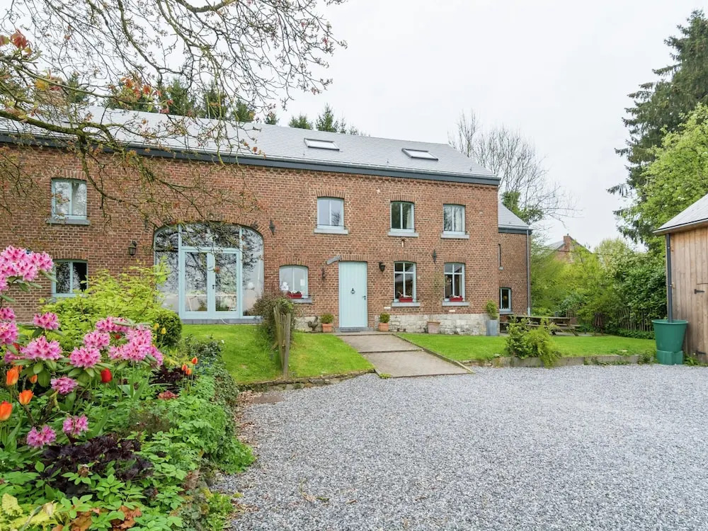 Pleasant Holiday Home With Garden in Ciney