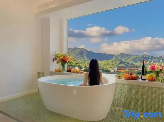 TengChong Shichu Hot Spring Hotel