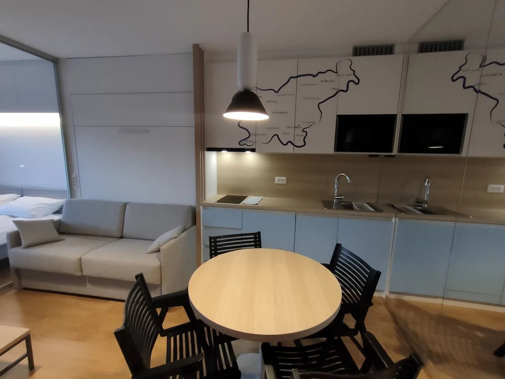 Apartments & Burgers REZIDENCA PIPANOVA