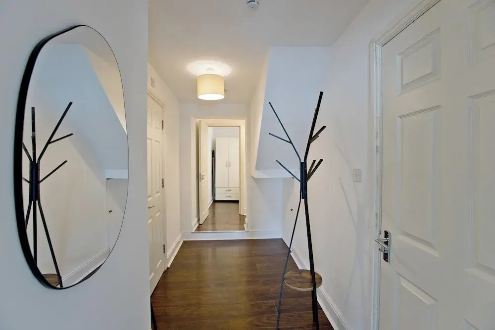 Imperial Corner House-Whitechapel Apartment