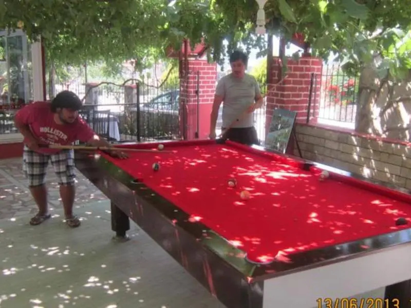 Red Rose Hotel