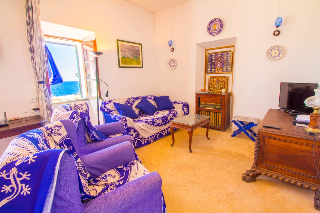 Flat 201M² 4 Bedrooms 3 Bathrooms - Limassol