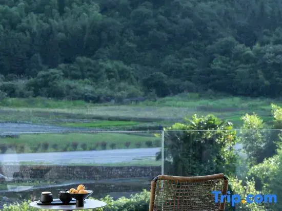 Floral Hotel · Yun Chu Xi Yin Hotel
