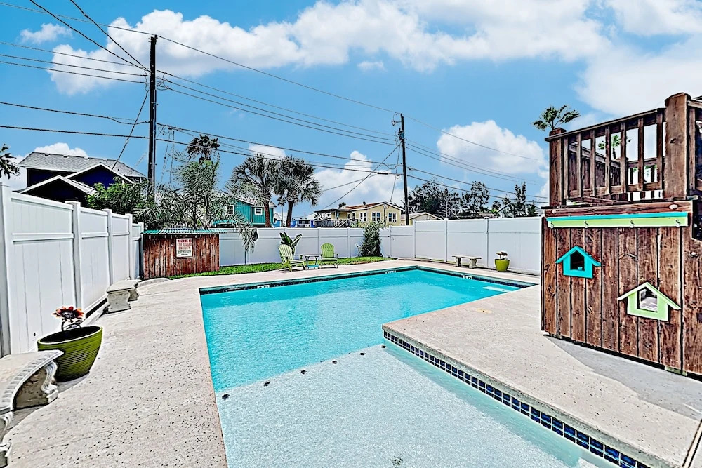 New Listing! Updated Downtown W/ Private Pool 2 Bedroom Home