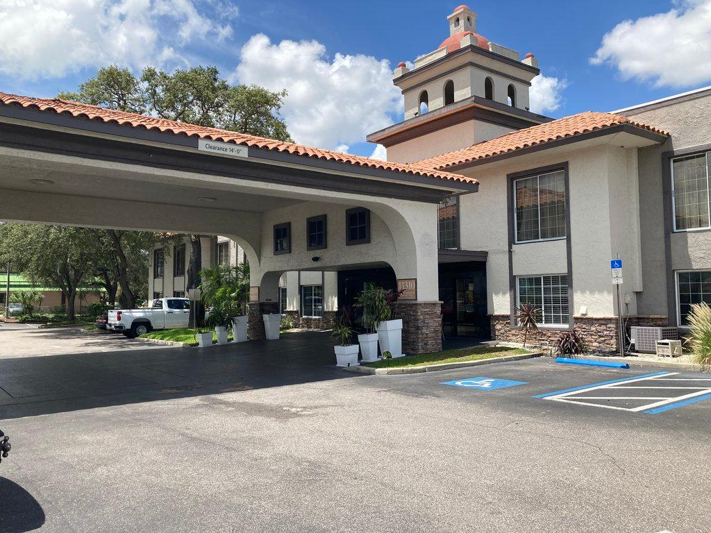 Red Roof Inn PLUS & Suites Tampa - Busch Gardens