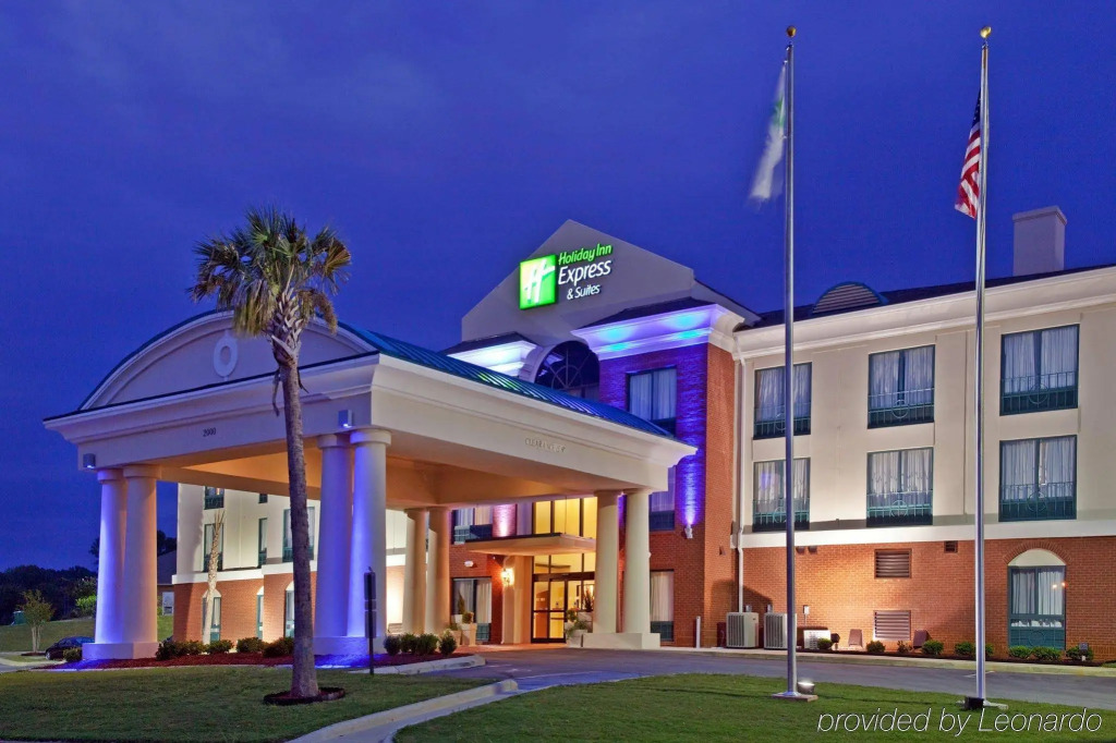 Holiday Inn Express Selma